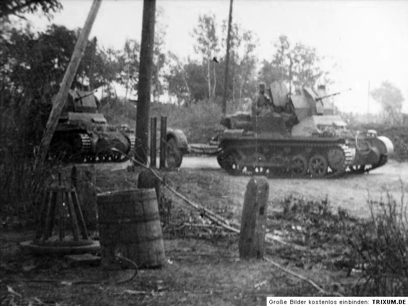 Aquí tenemos un 2 cm Flak 38 Flakpanzer auf Pz I Fla. Aunque nuestro cuerpo no dispuso de estos vehículos, el montaje de la pieza antiaérea sobre un chasis de panzer I tiene cierto interés.