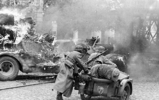 Tropas de la División Leibstandarte en Rusia, fotografía fechada en 1941.