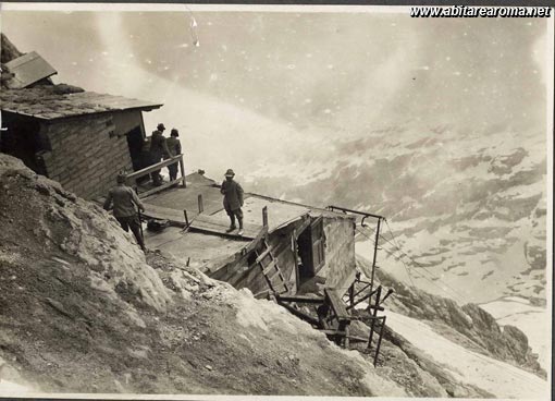 Desgraciadamente para ambos contendientes, aunque sobre todo para los italianos, los alpes no iban a ser el campo de batalla ideal